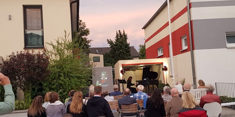 „Klassik für Alle“ –   Open-Air-Konzerte während Corona-Pandemie im Sommer 2020